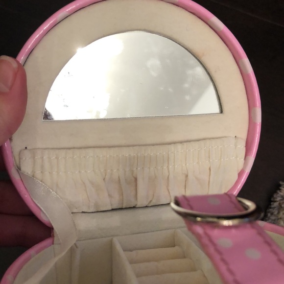 FREE Mini Hardshell Jewelry Case - Picture 4 of 8